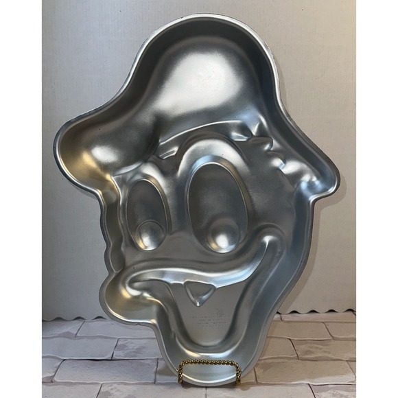 Wilton Other - Wilton Donald Duck Vintage Aluminum Cake Pan Walt Disney Productions 515-307